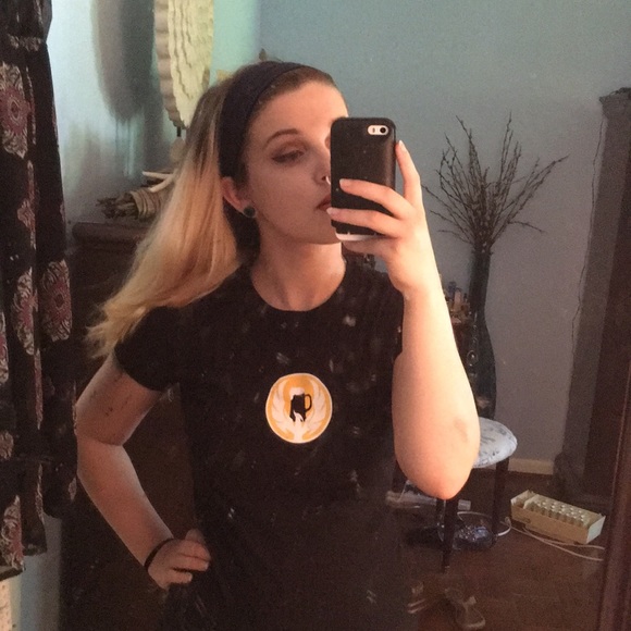 Black Old Stien Inn Tee Shirt - Picture 4 of 4